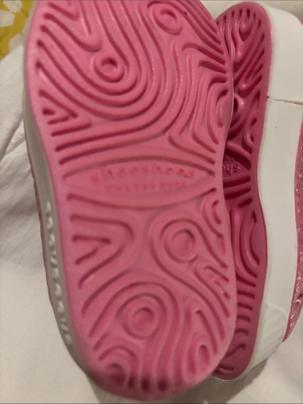NWOT Shooshoos  Kids Pink Glitter Slip-On Water-Friendly Shoes